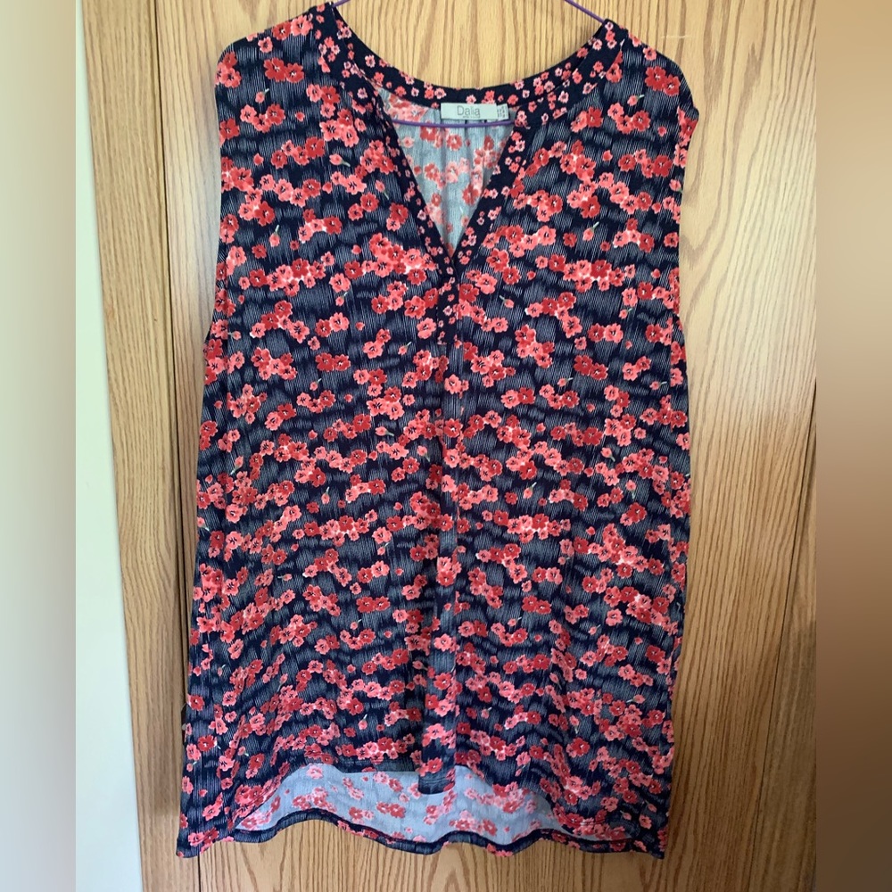 🍉 Dalia 1X blouse, EUC, plus size, beautiful floral print